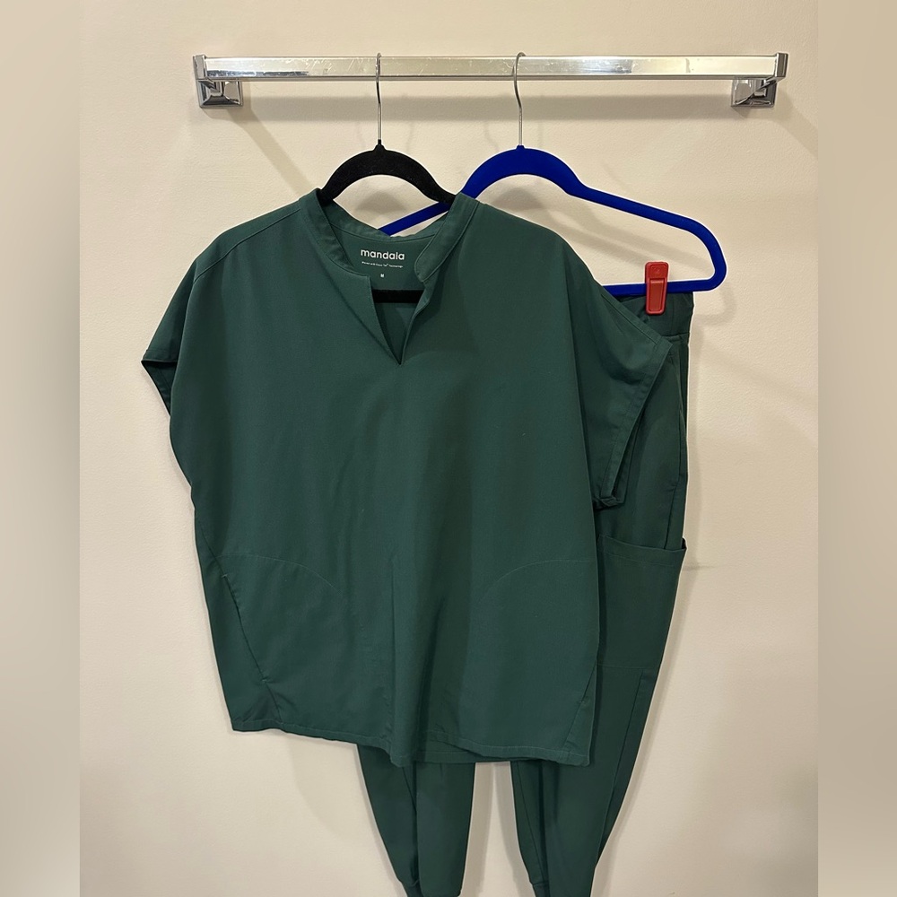 Mandala Scrub Set in Midnight Green